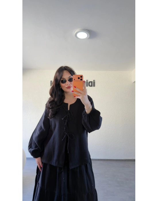 Siyah Bağcıklı Bluz Ve Katlı Etek Takım