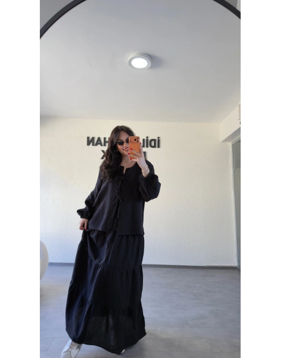 Siyah Bağcıklı Bluz Ve Katlı Etek Takım