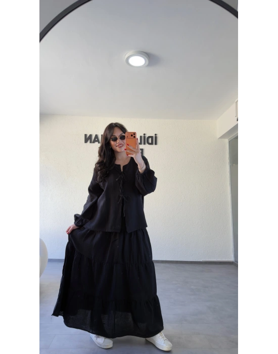 Siyah Bağcıklı Bluz Ve Katlı Etek Takım