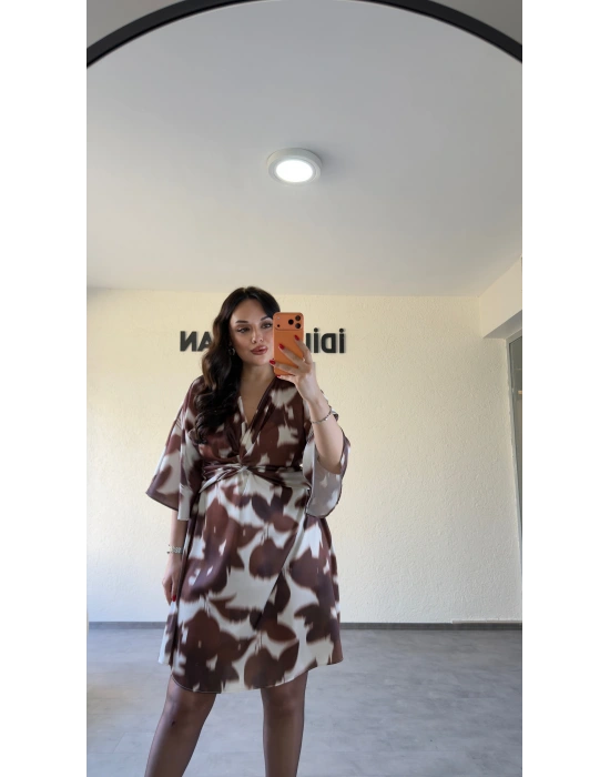 Kahverengi Desenli Büzgü Detaylı Elbise