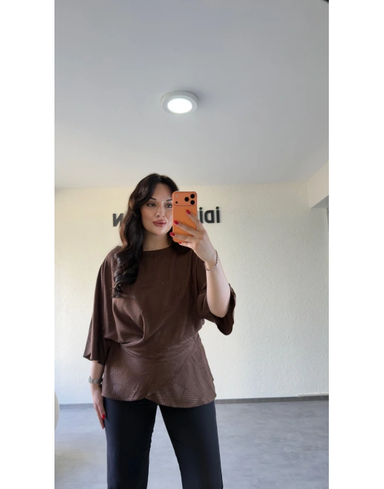 Kahve Bağcıklı Üçgen Jakar Bluz