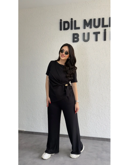Siyah Aksesuar Detaylı İkili Takım