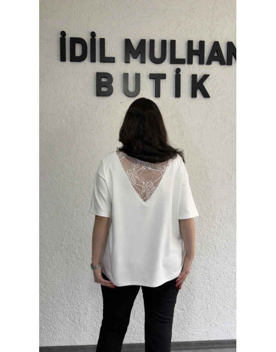 Beyaz Sırt Dantel Detaylı Bluz