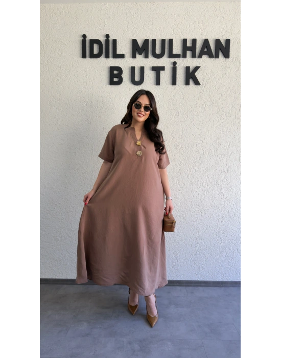 Kahverengi Salaş Kesim Broş Detaylı Elbise