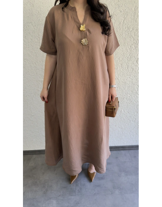 Kahverengi Salaş Kesim Broş Detaylı Elbise