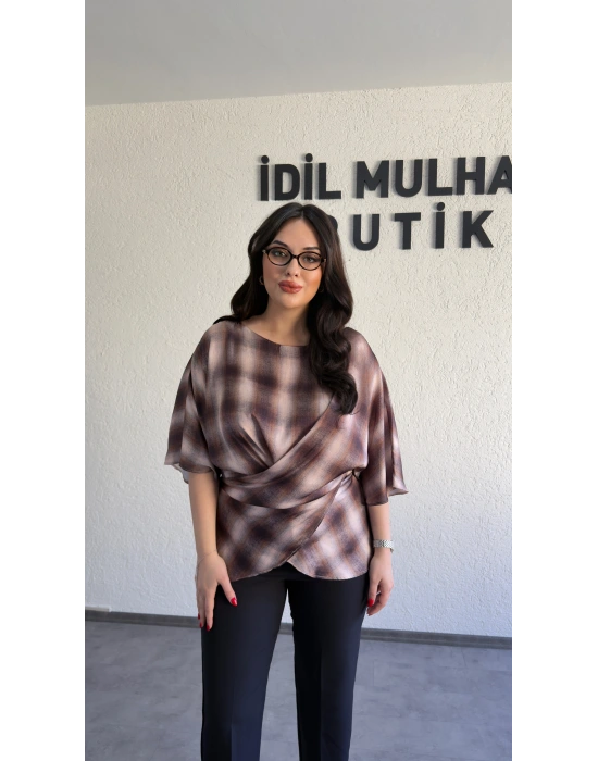 Kahverengi Bağcıklı Ekose Saten Bluz