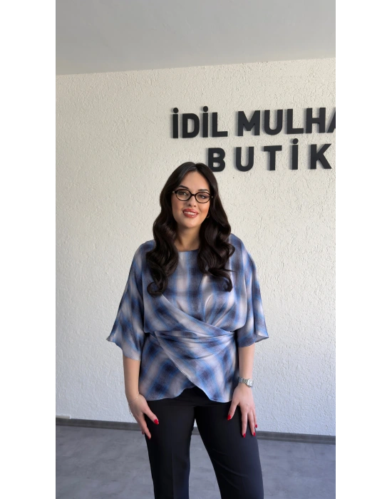 Mavi Bağcıklı Ekose Saten Bluz