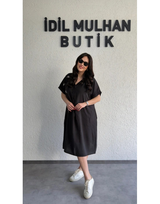Siyah İşlemeli Düğme Detaylı Salaş Elbise