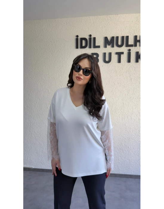 Beyaz V Yaka Kolları Dantel Detaylı Tişört
