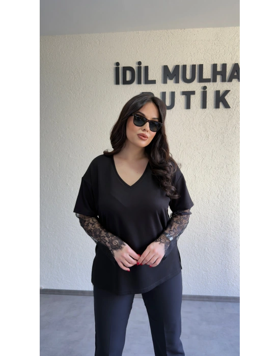 Siyah V Yaka Kolları Dantel Detaylı Tişört
