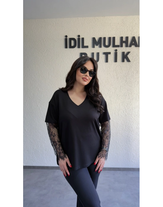 Siyah V Yaka Kolları Dantel Detaylı Tişört