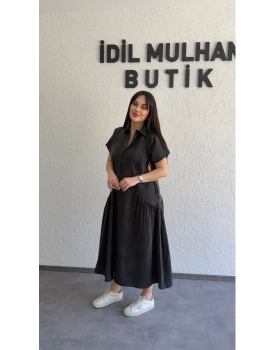 Siyah Etek Büzgülü Düğmeli Elbise