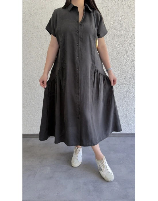 Siyah Etek Büzgülü Düğmeli Elbise