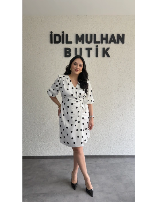 Beyaz Puantiyeli Kruvaze Kuşaklı Elbise
