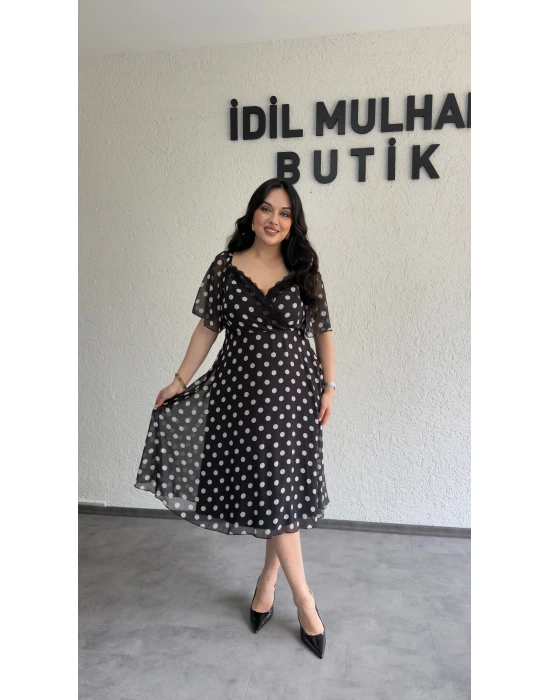 Siyah Kruvaze Dantel Detaylı Puantiyeli Elbise
