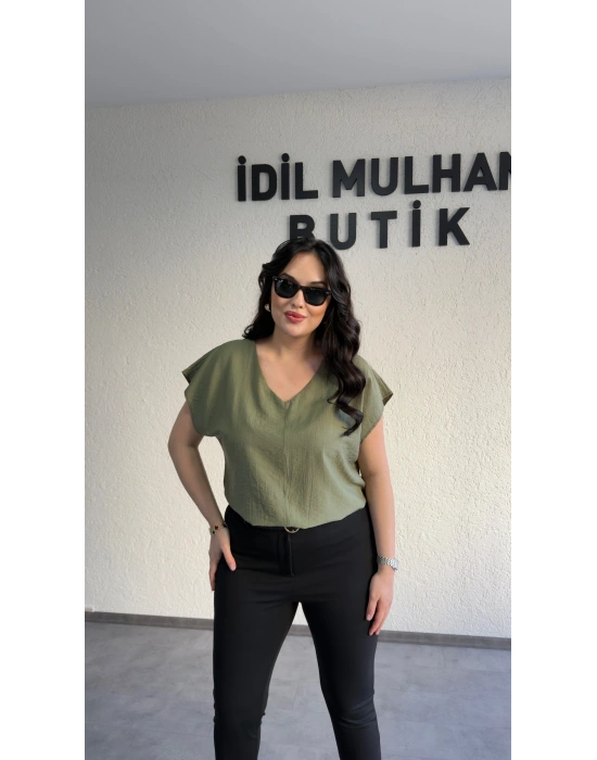 Haki V Yaka Çilek Kumaş Bluz