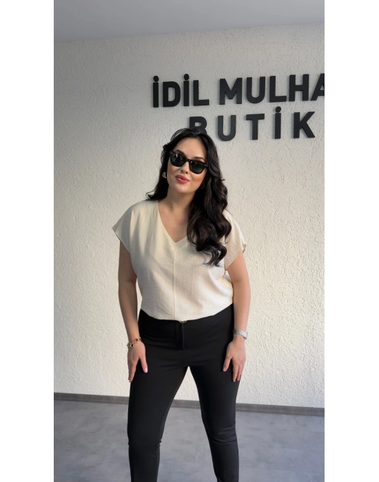 Krem V Yaka Çilek Kumaş Bluz