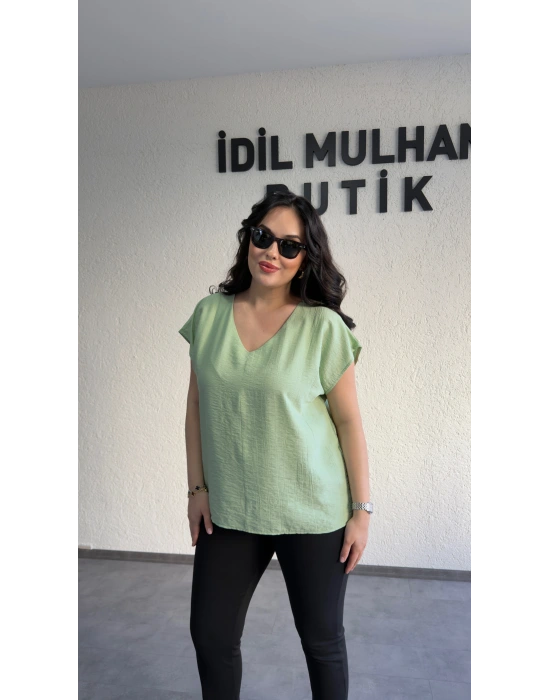 Yeşil V Yaka Çilek Kumaş Bluz