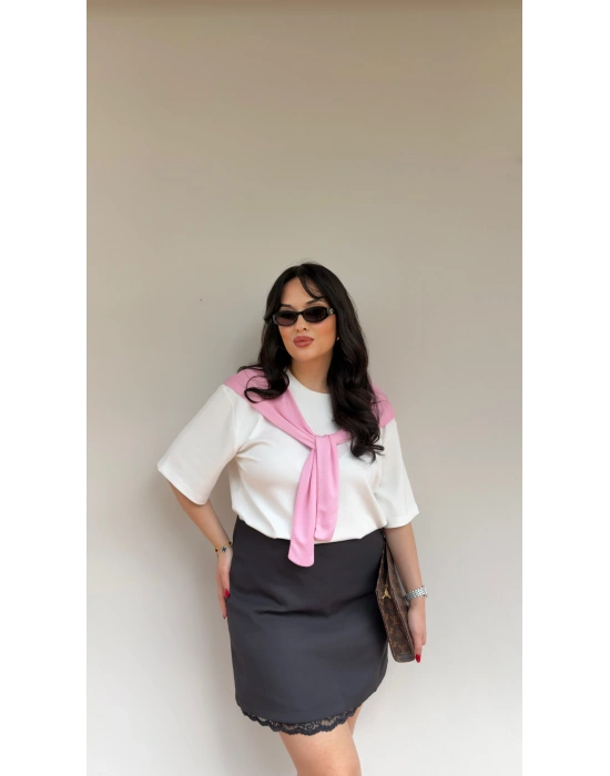 Pembe Şal Bağlama Detaylı Beyaz Oysh Tişört