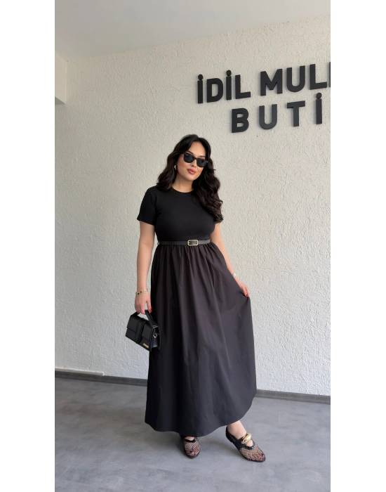 Siyah Kemer Detaylı Eteği Poplin Elbise