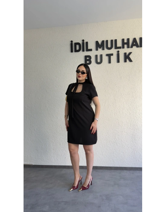 Siyah Zr Model Yaka Bağlama Detaylı Elbise