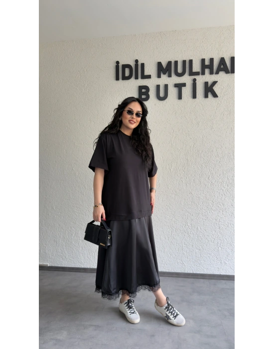 Siyah Eteği Saten Dantel Detaylı Elbise