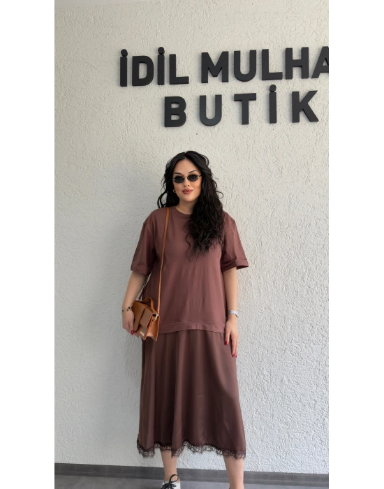 Kahverengi Eteği Saten Dantel Detaylı Elbise