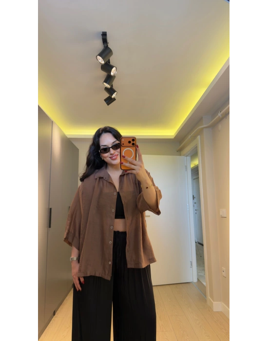 Kahverengi Oversize Yarım Kollu Gömlek