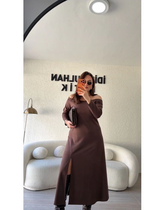 Acı Kahve Oysh Kumaş Madonna Yaka Elbise