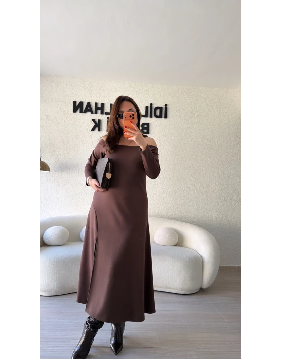 Acı Kahve Oysh Kumaş Madonna Yaka Elbise