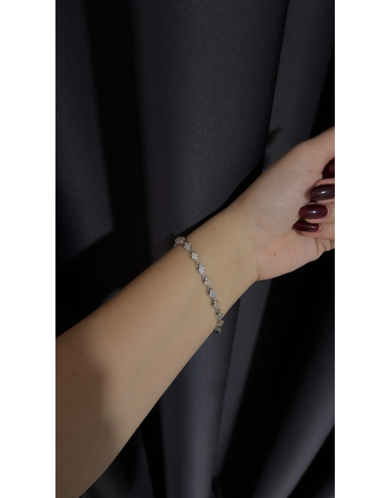 Baklava Desen Gold Yansımalı Zirkon Taşlı Bileklik