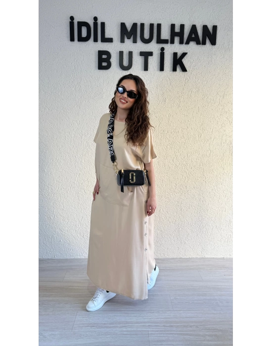 Bej Düğme Detaylı Kanguru Cepli Elbise