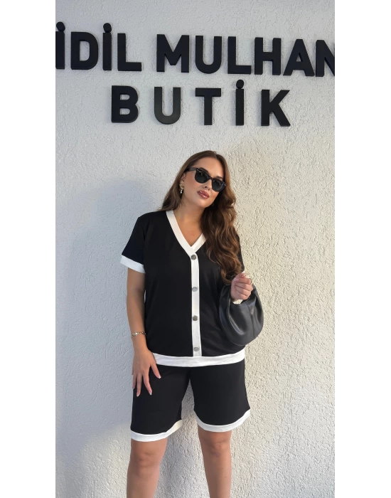 Beyaz Şeritli Gümüş Düğme Detaylı Şortlu Takım
