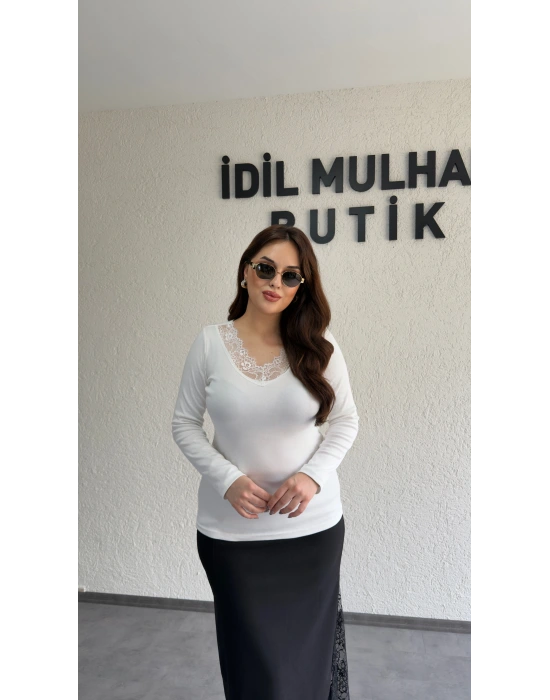 Beyaz V Yaka Dantelli Bady