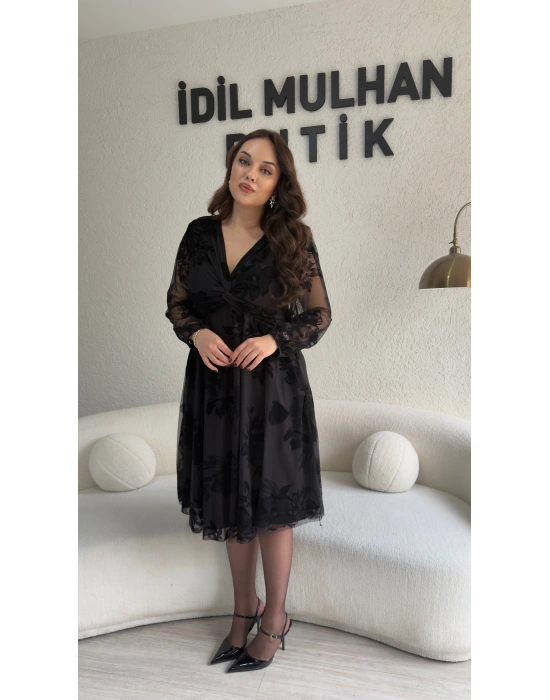 Çiçek Desenli Siyah Tül Elbise