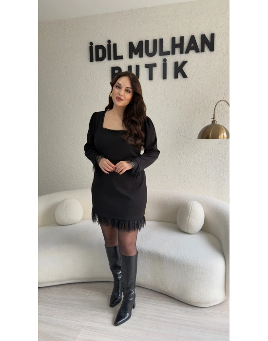 Dantel Detaylı Kare Yaka Örme Elbise