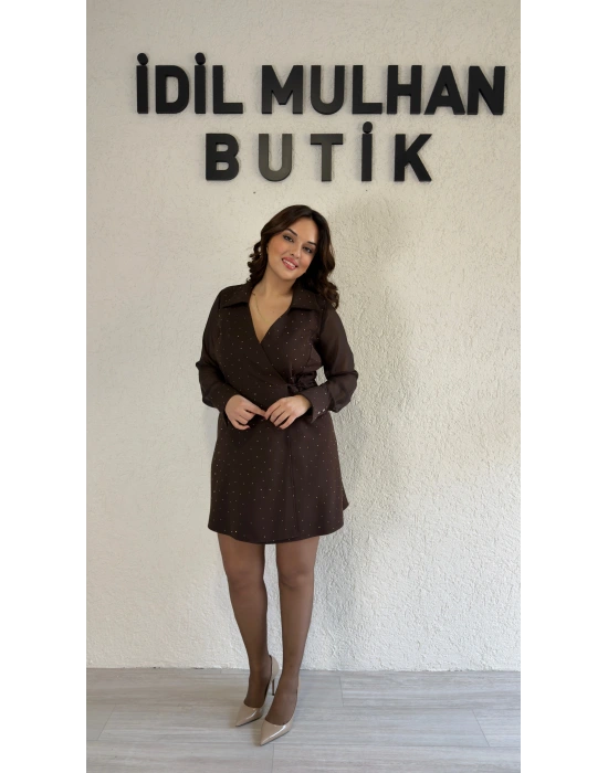 Kahverengi Şifon Kol Taşlı Bağlamalı Elbise
