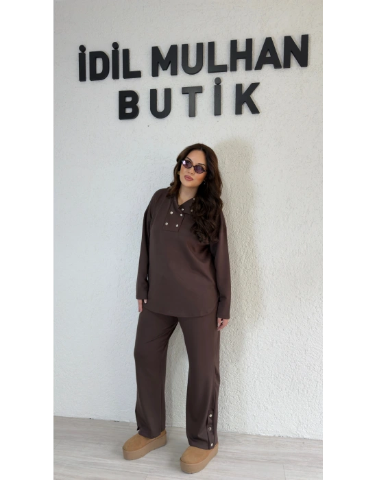 Kahverengi Yakası Silver Çıtçıt Detaylı Takım