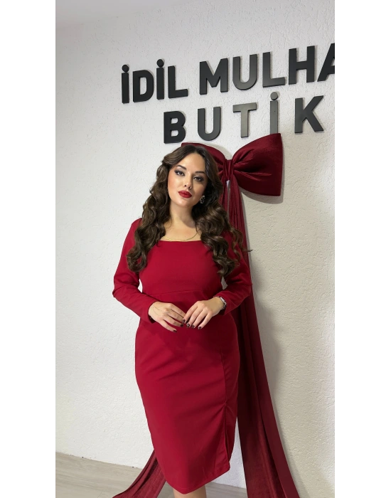 Kırmızı Kare Yaka Midi Boy Elbise