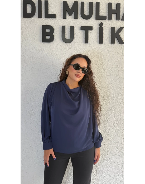 Lacivert Degaje Yaka Gold Düğmeli Bluz