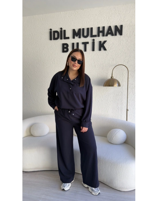 Lacivert Yakası Düğmeli Büyük Beden Takım