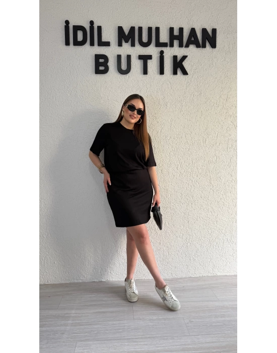 Siyah Belden Gizli Elbise