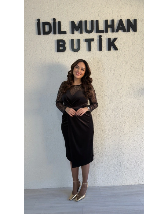 Siyah Dantel İşlemeli Kadife Elbise