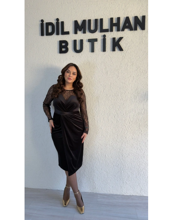 Siyah Dantel İşlemeli Kadife Elbise