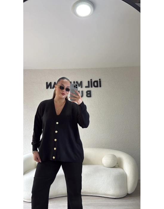 Siyah Gold Düğmeli Triko Hırka