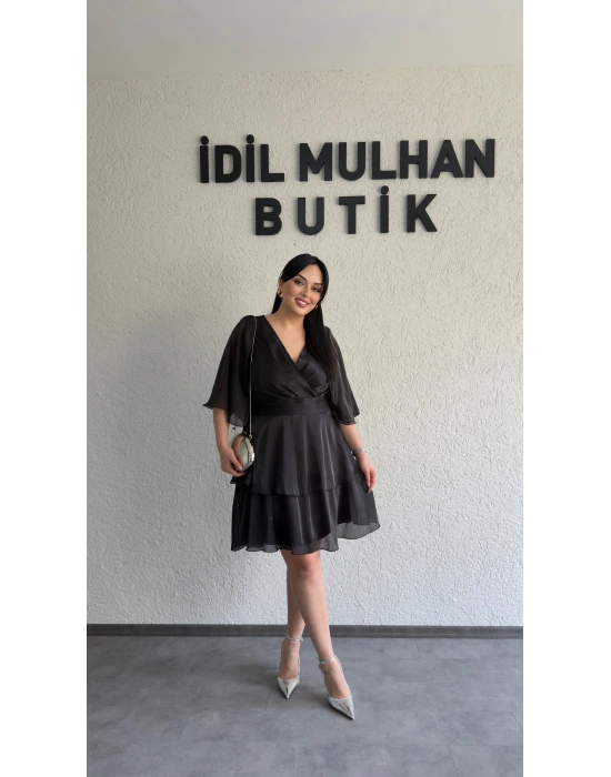 Siyah Kruvaze Yaka Kat Kat Elbise