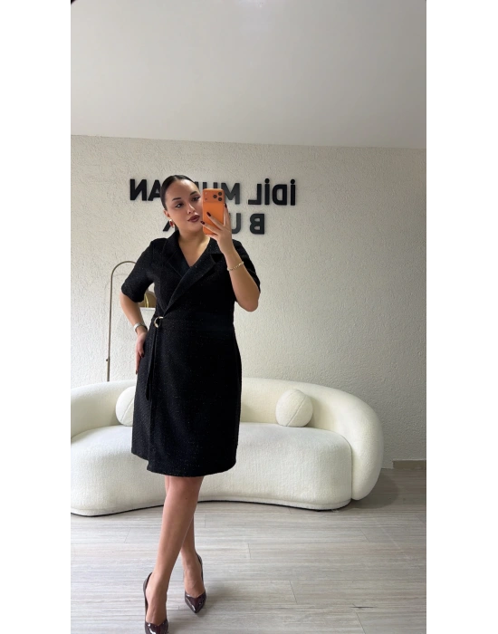 Siyah Kruvaze Yaka Sim Dokulu Kuşaklı Elbise