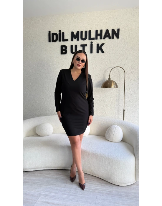 Siyah Omuzları Vatkalı V Yaka Elbise