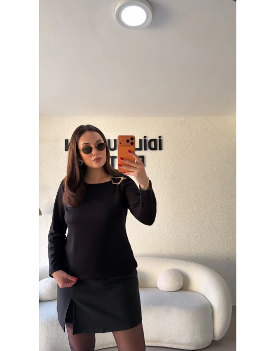 Siyah Omzu Tokalı Oysh Bluz
