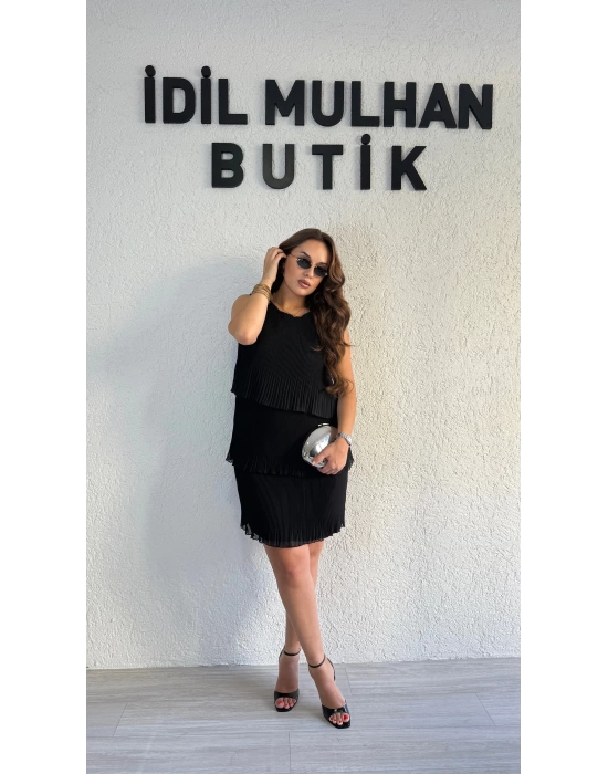 Siyah Piliseli Şifon Elbise